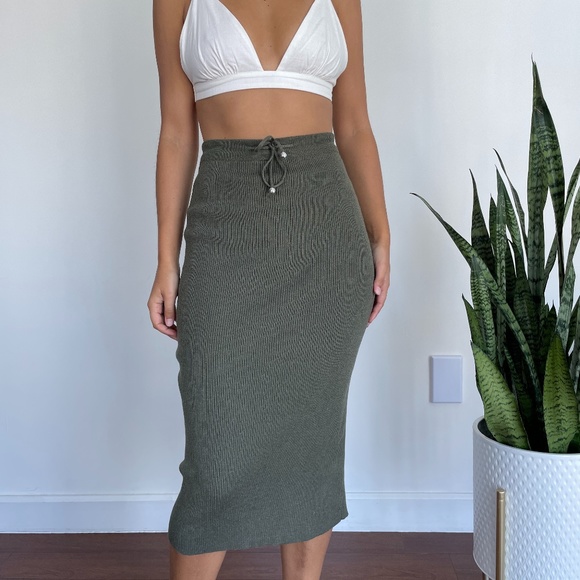 Primark Dresses & Skirts - Primark green knit ribbed stretch high waist midi skirt